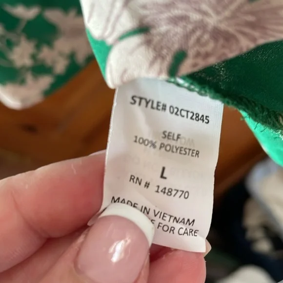 Green Floral Crop Top 💚🌼 - Picture 8 of 11